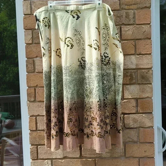 Bling  Skirt - Picture 2 of 10